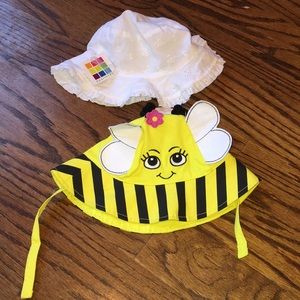 Pair of 2 bucket hats